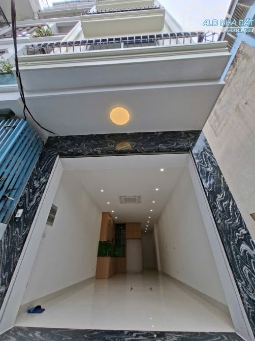 Nhà bán cực Hiếm 50m2, 5 tầng thang máy Thanh Am, Long Biên, giá chỉ 7,8 tỷ