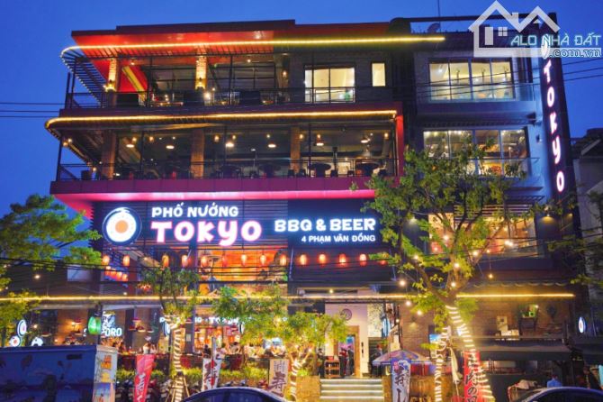 Cho thuê Lô Góc cực đẹp phố Phạm Văn Đồng- DT 120m x 5 tầng-MT 15m