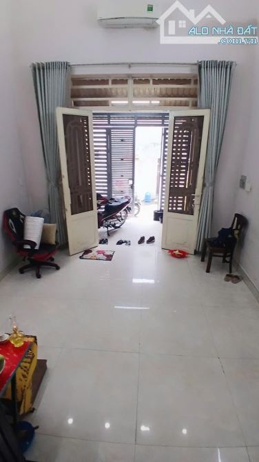 BÁN NHÀ TRƯỜNG CHINH Q12 - 2 TẦNG 85M2 ( 4M X 21M) - 5.46 TỶ