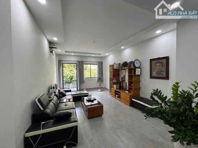 Cần bán nhà HxH Trịnh đình trọng 4,1x22, 3 lầu, 12,5 tỷ,có thang máy