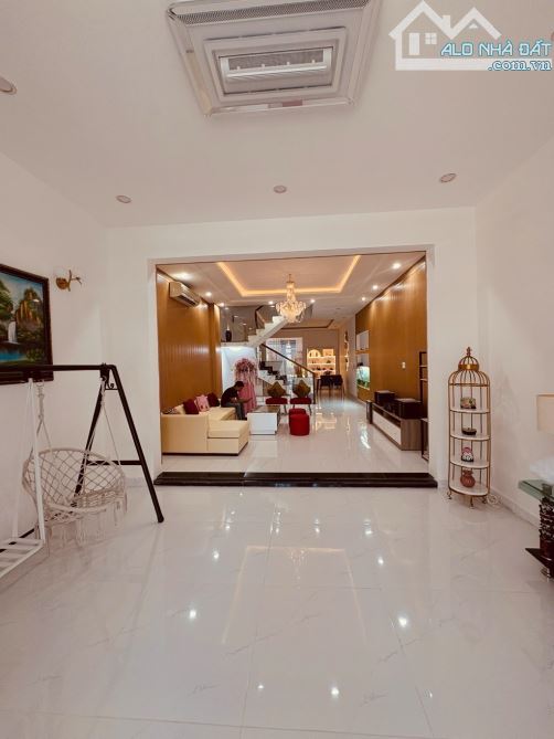 🌊 BÁN NHÀ 4 TẦNG FULL NỘI THẤT – VIEW SÔNG ĐẸP 🌊  📍 Địa chỉ: Đường Nguyễn Thị Sáu