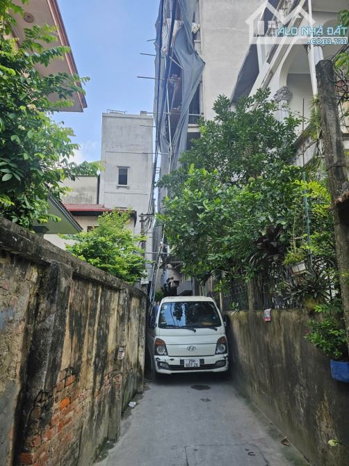 HƠN 6 TỶ- NGÔ GIA TỰ-LONG BIÊN-NHÀ ĐẸP 5 TẦNG-Ô TÔ ĐỖ CỔNG-20M Ô TÔ TRÁNH