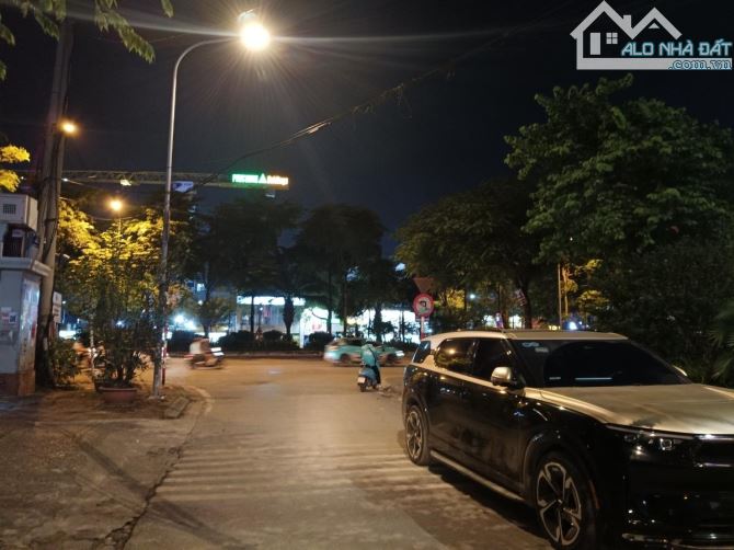 Đất đẹp Tây Hồ💥Oto tránh kinh doanh, 110m2 - MT5m - Xây toà nhà cực đẹp