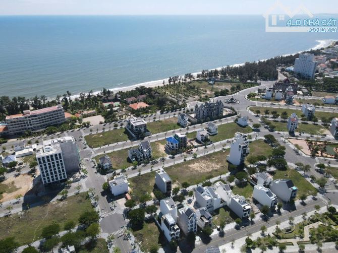 Bán hotel nghỉ dưỡng 357m2 lô góc mặt tiền Nguyễn Trãi kế Ocean Dunes