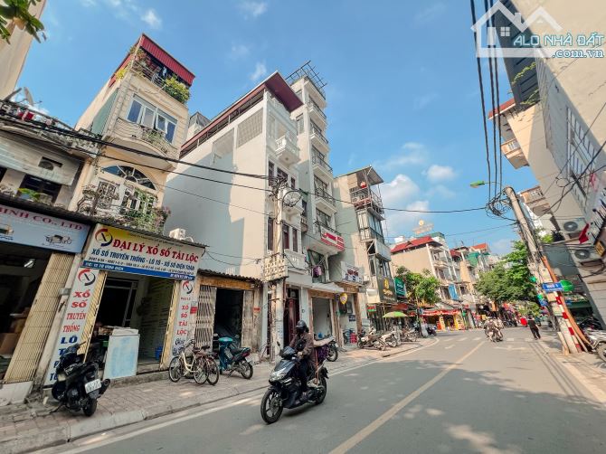HOA HẬU phố Tô Vĩnh Diện - Thanh Xuân, kinh doanh sầm uất, ô chờ thang máy 50m2 chỉ 18,6T