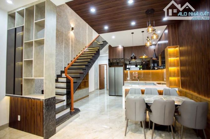 🚗 Nhà 3 Tầng Đường 7,5m – 5x20m – Full Nội Thất – Hoà Xuân