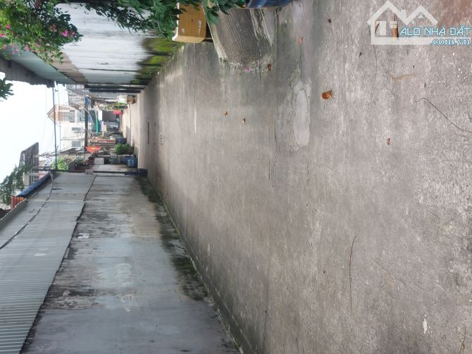 Đông HÒA DỈ AN _ DT: 120M2 NGANG 6M × 30M _ XE HƠI NGỦ TRONG NHÀ _BÁN ĐẤT TẶNG NHÀ CẤP 4 - 2