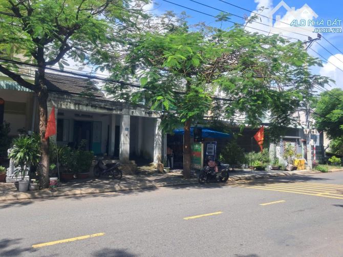 BÁN ĐẤT BIỂN DT LỚN 140M2- MT NGUYỄN DUY TRINH- VUÔNG VỨT SÁT NGÃ 4 KD TỐT