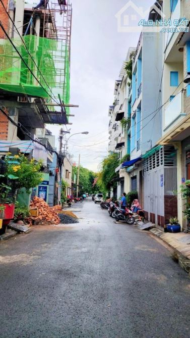 Bán nhà HXH 8m  Nguyễn Xuân Khoát, gần Lũy Bán Bích, 11x7m, 3 tầng - 10PN, 8,4 tỷ.