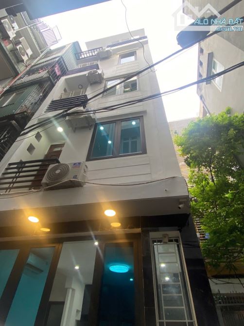Chủ cần bán gấp nhà Mặt ngõ Yên Hòa Cầu Giấy,Lô góc,gần phố, ở ngay, 35m,5T, chỉ 7.8 tỷ.