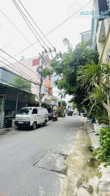 DT 1.6 tỷ năm - 190m2 - Gần Sân Bay -HXH- 32 phòng - sổ A4 - Chỉ 21.5 tỷ