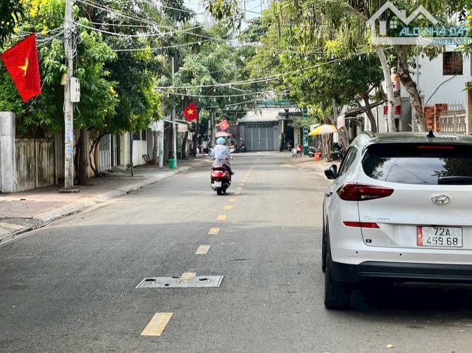 BÁN ĐẤT 150M2 MẶT TIỀN ĐƯỜNG VỈA HÈ KIM ĐỒNG - RẠCH DỪA - (5x30) VUÔNG VẮN 7.5 TỈ