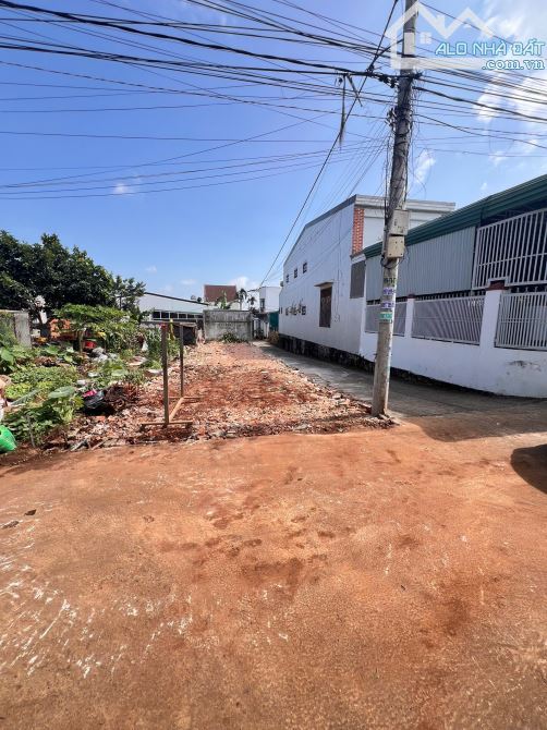 Bán nhanh lô đất 2mt đối diện khu đấu giá Tân phong