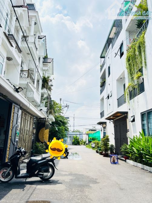 NHÀ TẢI ĐẬU KHU PHÂN LÔ LIÊN KHU 2-5 QUẬN 12-4x14M-4 TẦNG-GẦN BX BUÝT HIỆP THÀNH-5,95 TỶ
