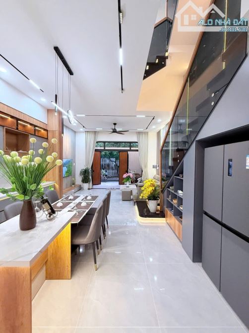 ♨️CẦN BÁN NHÀ ĐẸP ĐƯỜNG LỚN GẦN NGÃ 4 HỒ TÙNG MẬUVÀ HOÀNG THỊ LOAN GIÁ SIÊU RẺ 1 CĂN DUY N