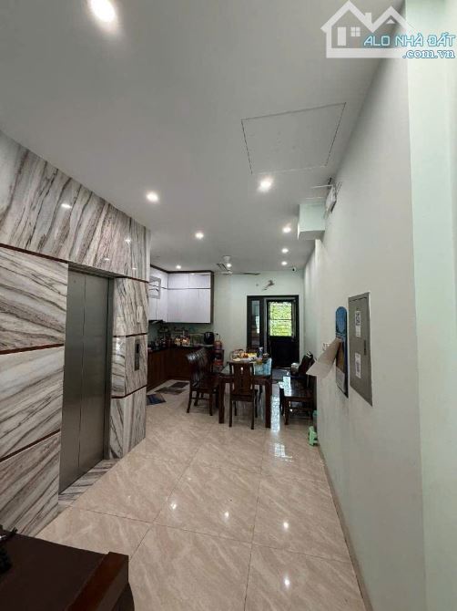 B.Á.N NHÀ  LAI XÁ, GARA , Ô TÔ TRÁNH DỪNG ĐỖ, THANG MÁY ÊM DU  72M2, 15 TỶ 9
