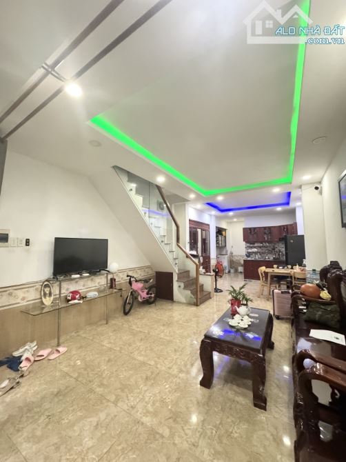 HẺM XE HƠI 4C - NHÀ LÔ GÓC 2 TẦNG ĐÚC - DT 44M2 - LINH XUÂN - GIÁ CHỈ 3,5 TỶ