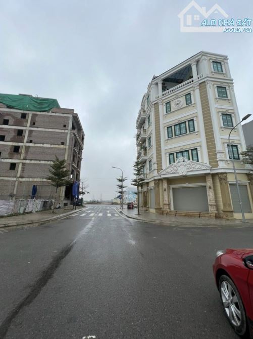 Bán đất đẹp vị trí oto vào, ngõ thông, lô góc, 2 mặt tiền, 45m2, đầu tư tốt, giá 8.45 tỷ
