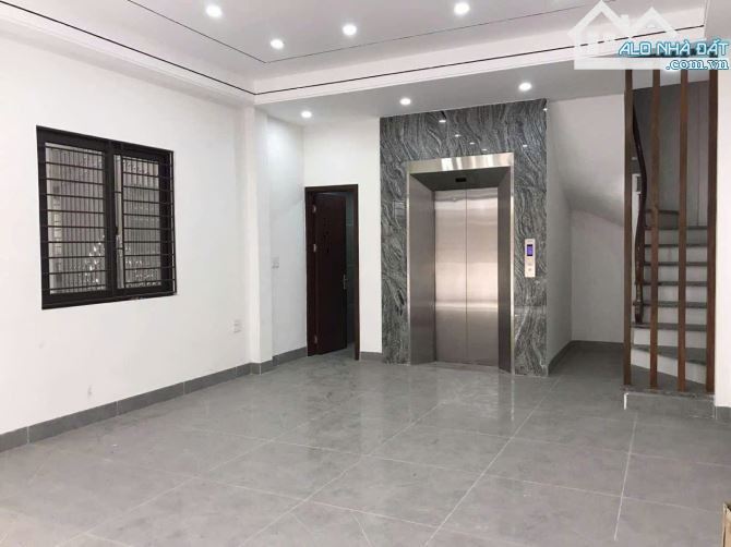 NHÀ HOÀNG HOA THÁM, BA ĐÌNH, 50M2, 6 TẦNG THANG MÁY, 2 THOÁNG, Ô TÔ VÀO NHÀ – GIÁ 9.2 TỶ.