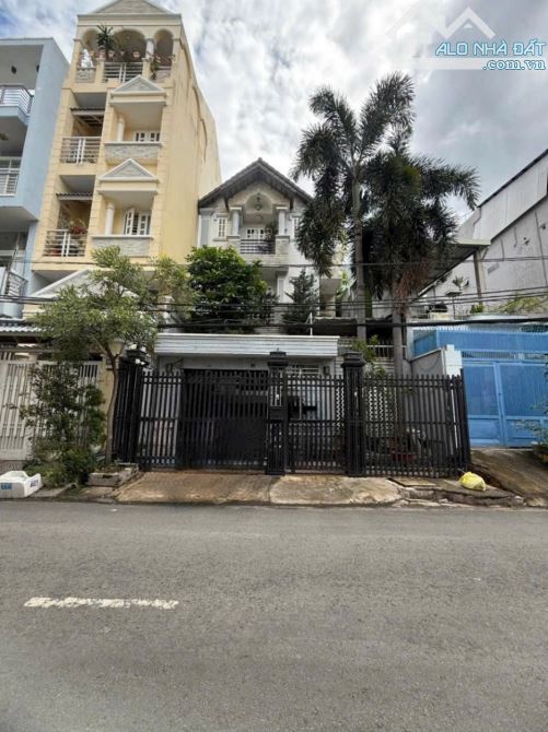 🏡 BIỆT THỰ SANG TRỌNG – TÂN QUY, QUẬN 7 – NGANG 8M