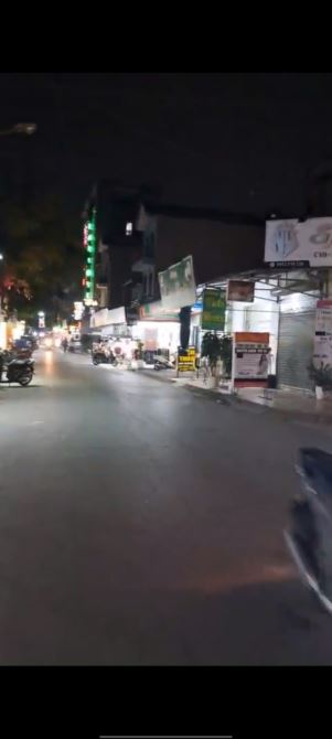 Bán nhà 3 tầng Chợ Núi Móng-Hoàn Sơn-Tiên Du. dt-120m. mt-5m. hướng Tây. giá:9,9 tỷ