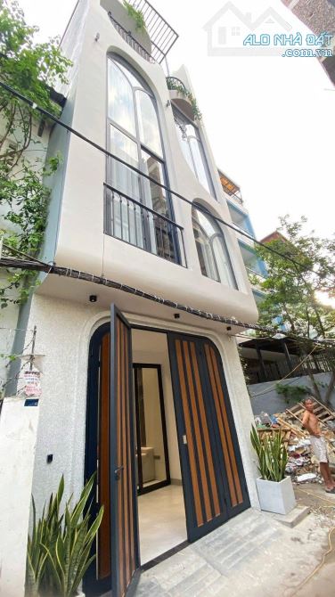 Bán nhà phố Ngọc Thụy 65m², 5 tầng thang máy, mặt tiền 4.1m, giá 16.8 tỷ – Long Biên