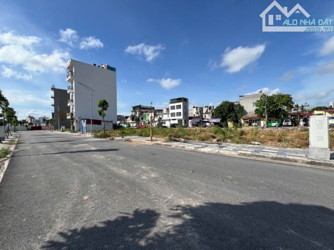 Bán Đất TĐC 9.2ha Tuyến 2 Bùi Viện 61m2 ngang 5