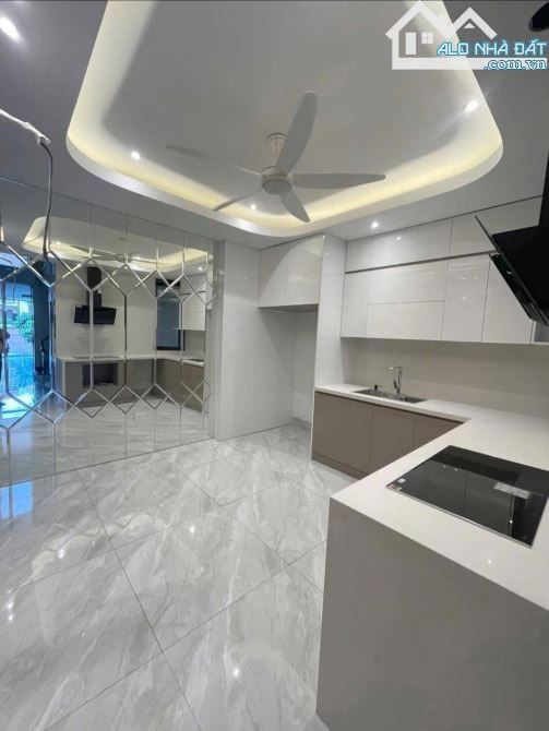 CỰC HIẾM! NHÀ HOÀNG HOA THÁM, BA ĐÌNH, 65M2, 6 TẦNG, THANG MÁY, Ô TÔ QUA NHÀ – GIÁ 9.8 TỶ.