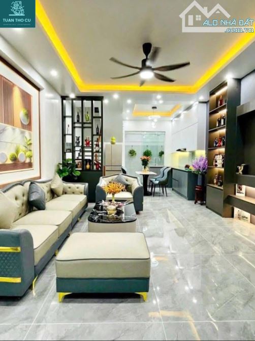 NHÀ ĐẸP TAM TRINH – 65m² – 5 Tầng – Nội Thất Cao Cấp – 11.x Tỷ