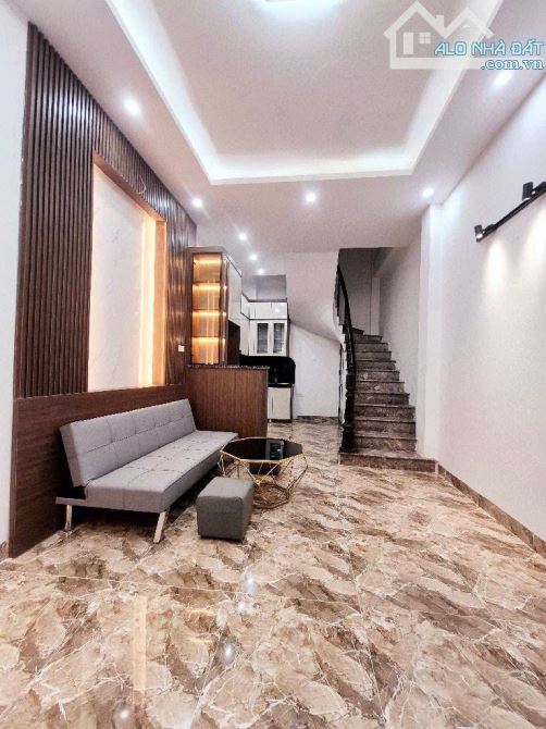 BÁN NHÀ RẤT GẦN MẶT ĐƯỜNG TRƯỜNG CHINH 30M 5 TẦNG 3 NGỦ 7.7 TỶ