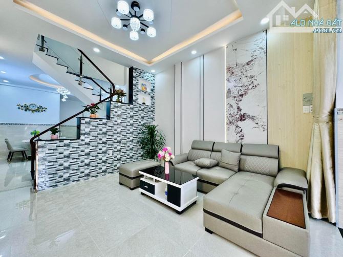 Bán căn đang cho thuê 16tr/ tháng ngay Đào Duy Anh, Phú Nhuận. Giá: 2 tỷ 540tr/60m2, riêng