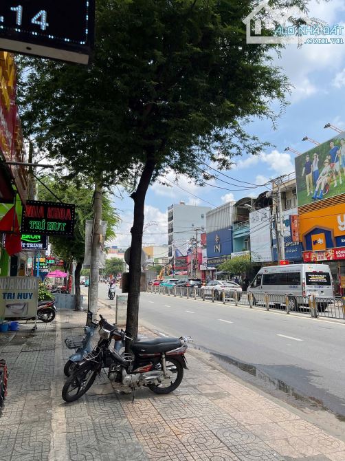 Cho Thuê Nhà  Mặt Tiền 325 Trường Chinh Ngay Nguyễn Hồng Đào 4.2x25 5 tầng 45tr