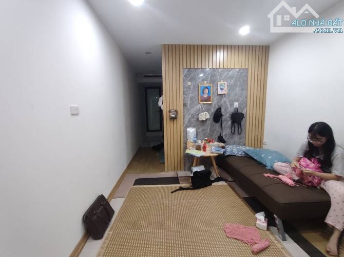 Bán căn hộ tập thể thái hà tt đống đa lô góc hai thoáng ô tô đỗ cầu thang