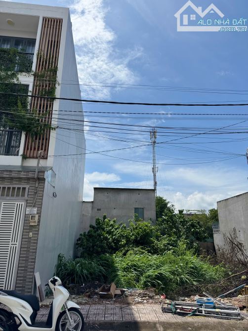 Bán đất đẹp, HXH đường Lê Văn Việt - Long Thạnh Mỹ, Quận 9. Ngay ngã ba Mỹ Thành. Giá tốt.