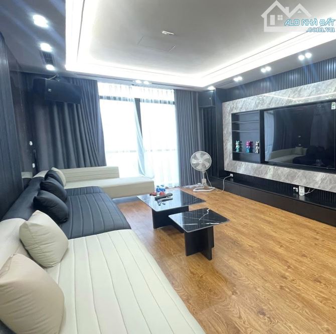 OTO tránh, Vỉa hè rộng, Quang Trung, Hà Đông - 70m x 4 tầng, MT 5,2m - Giá 15 tỷ CTL