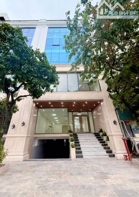 BẮC TỪ LIÊM – TOÀ NHÀ VĂN PHÒNG 7 TẦNG THANG MÁY, VIEW HỒ, VỈA HÈ RỘNG 152m² × 7 tầng × MT