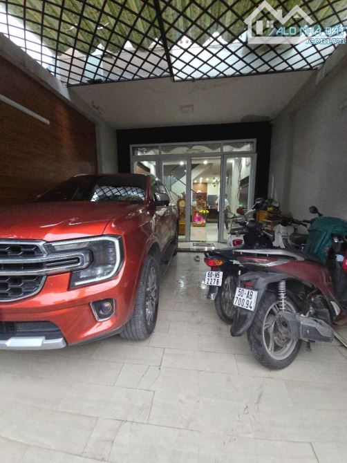 Bán nhà lầu đẹp SR, TC, đường nhựa thông, gần GX Lộc Lâm chỉ 3 tỷ 790