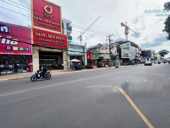 Bán Nhà MT Võ Văn Ngân Thủ Đức, DT 6.3x30m Nở Hậu 11m, 4 Tầng, HĐT 110tr/th, Giá 37 Tỷ