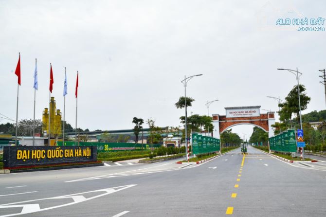 CC bán cắt lỗ, lô góc 2 mặt tiền, giảm còn 3 tỷ, TT Hoà Lạc. Gần ĐH Quốc Gia, ĐH FPT, CNC