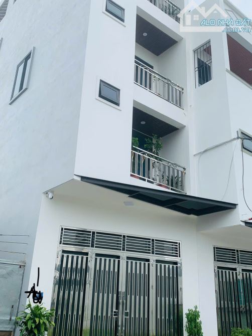 Bán nhà gần Học viện Quân y – Hoàng Văn Thái, 95m², 5 tầng, gara ô tô, sổ đỏ chính chủ