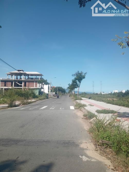 Bán Đất Góc 2MT đường NGUYỄN ĐÌNH THI (VIEW SÔNG) 340m2 chính chủ