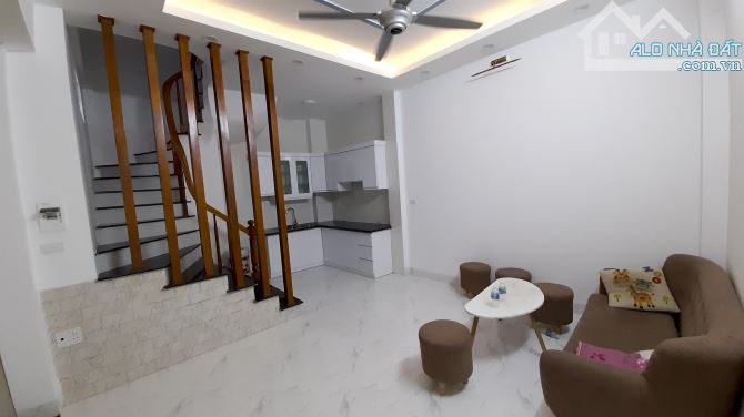 HÀNG HIẾM HỒNG TIẾN – NHÀ ĐẸP 5 TẦNG CHỈ 6 TỶ