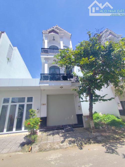 Bán Nhà 1 Trệt 2 Lầu Đường B3 (Đoạn Ngoài) - KDC Hưng Phú 1 - P. Hưng Phú - TP. Cần Thơ