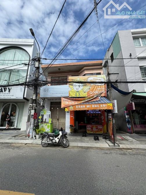 Nhà 2 tầng cũ MT Nguyễn Hoàng - Đà Nẵng