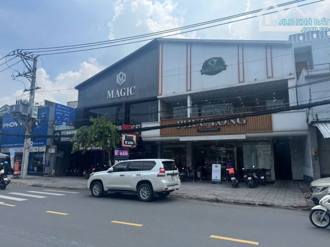 ĐẤT MT NGUYỄN ẢNH THỦ 2.631M2 FULL THỔ CƯ (38X68M)  HĐT: 300TR  GIÁ 220 TỶ