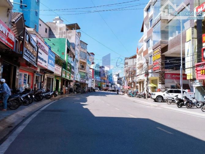 NHÀ MT PHAN ĐÌNH PHÙNG 98m2 VUÔNG VỨC 7 TẦNG HOÀN CÔNG CÁCH CHỢ ĐL 1km
