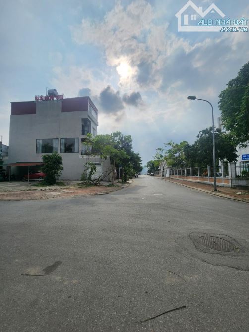 TT TRÂU QUỲ GIA LÂM HÀ NỘI DT226M