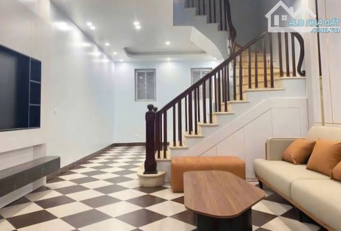 Mặt tiền rộng – Nhà 2,5 tầng Lê Đại Hành, Kỳ Bá, vị trí vàng, mua giá chính chủ