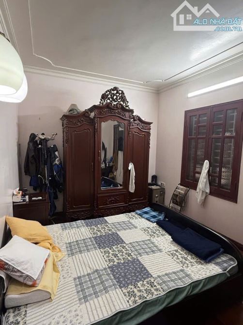 Bán nhà dân xây 4 tầng cách 1 nhà ra phố Ái Mộ, DT 90m giá hơn 27 tỷ