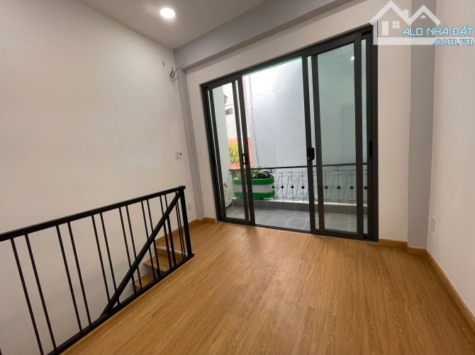 BÁN NHÀ CÁCH MT NGUYÊN CƯ TRINH 20M. GIÁ 4,2 TỶ. NHÀ ĐẸP NGAY TRUNG TÂM QUẬN1